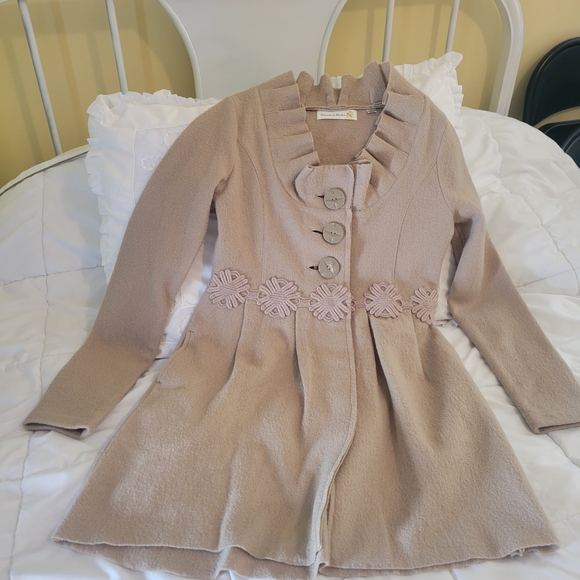 Anthropologie Tan Trench Coat with Ruffle Collar - Picture 4 of 10